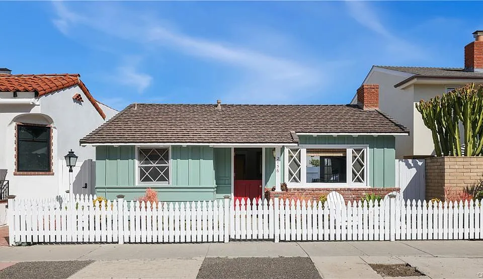 2156 E Ocean Blvd