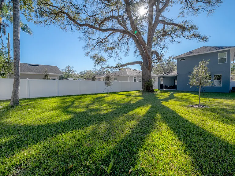 1714 E Lambright St — Photo 45