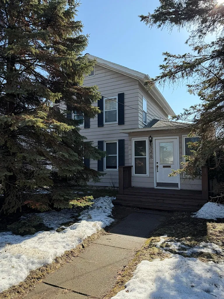 3 bed, 1495 sqft, $2,300 — Photo 1