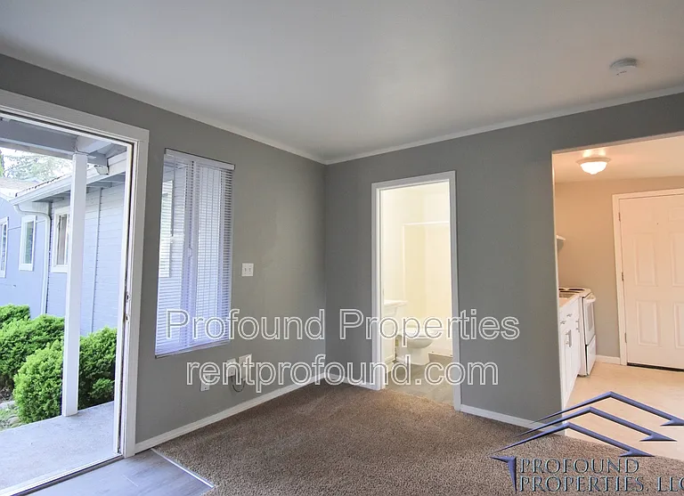 13103 SE Lincoln St — Photo 3