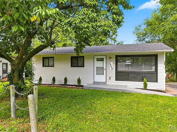 1409 Moran Dr, Saint Louis, MO 63135