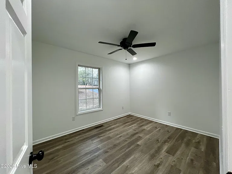 157 Edinburgh Dr — Photo 20