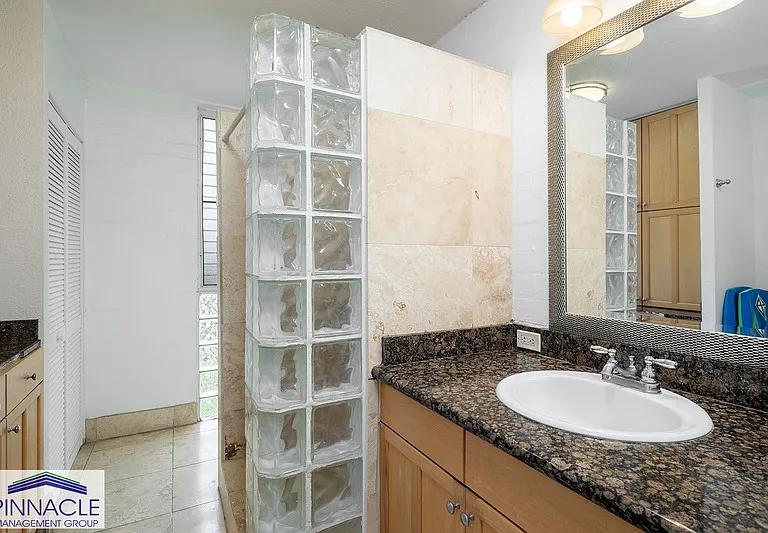 240 Liliuokalani Ave #301 — Photo 9