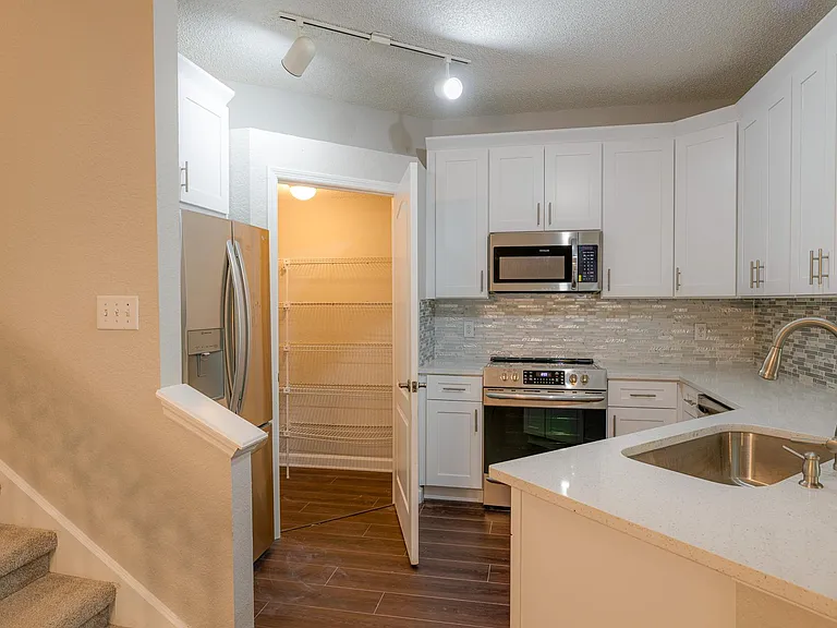 717 Mainsail Dr — Photo 11