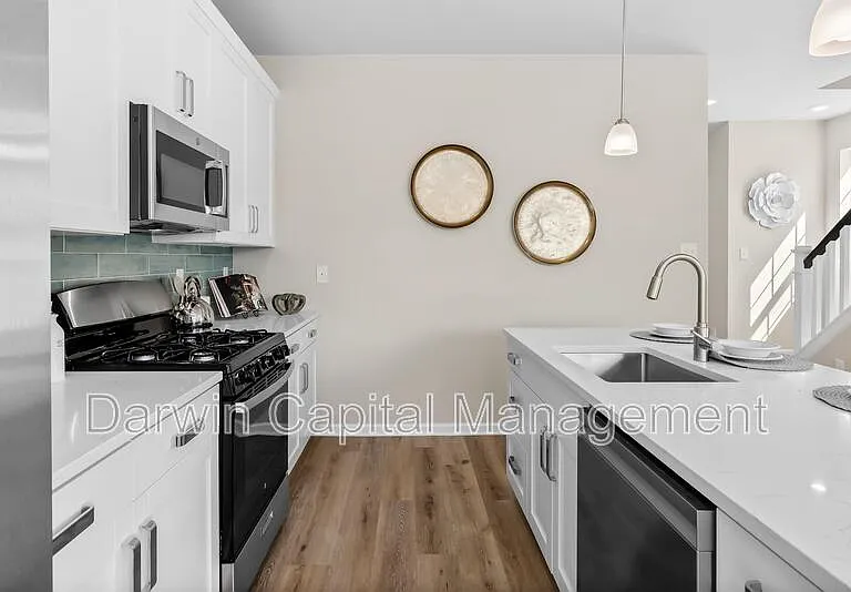 385 N Tuckahoe Rd — Photo 8