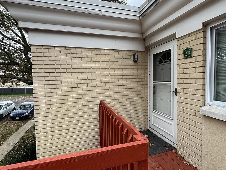 2 Lk Ave — Photo 4