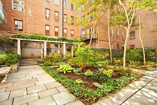 Rented by Town Residential | media 28