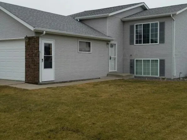 782 47 1/2 St S, Fargo, ND 58103