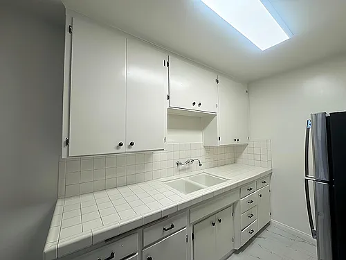 1433 N Detroit St #6 — Photo 3
