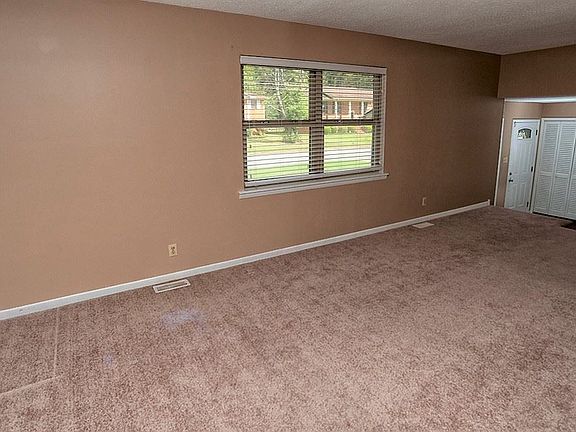 4th image of 1117 Oster Dr NW
