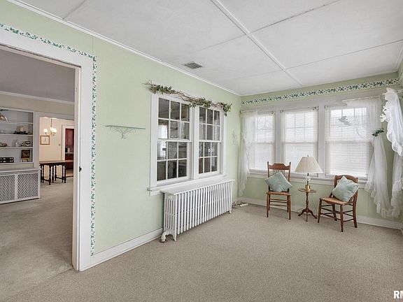 4th image of 202 W Williams St