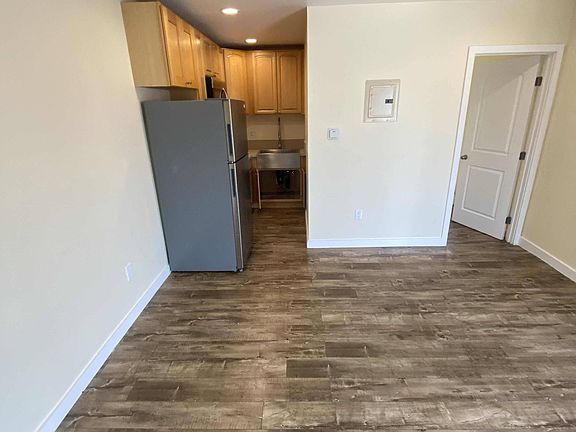 2nd image of 424 W Gage Ave #5