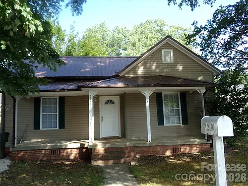 729 Spruce St Photo 1