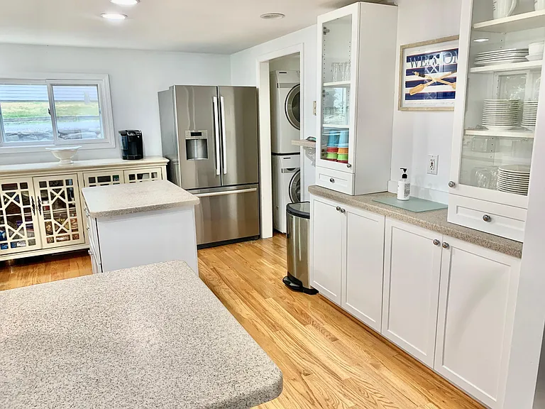 4674 Lake Dr — Photo 11