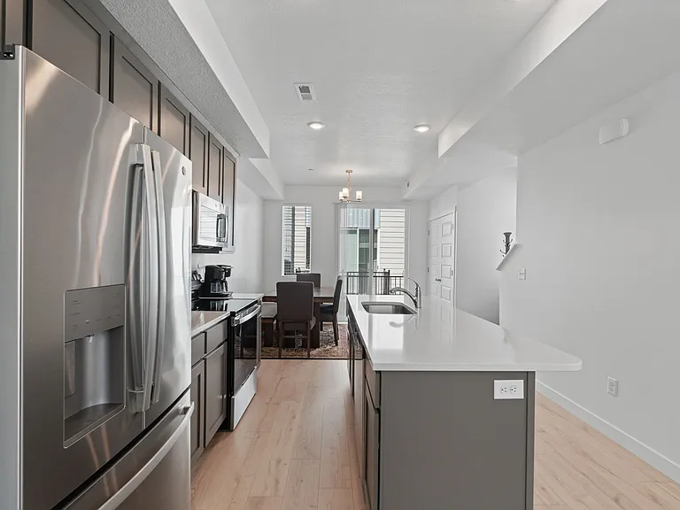 1146 S Redwood Rd #H-801 — Photo 13