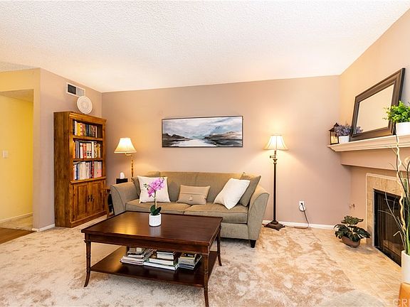 2nd image of 6716 Clybourn Ave Unit 122
