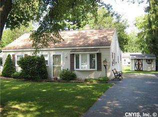 29 Waterbury Dr, North Syracuse, NY 13212