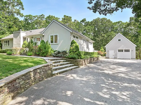 5 Rowman Ct, East Hampton, NY 11937