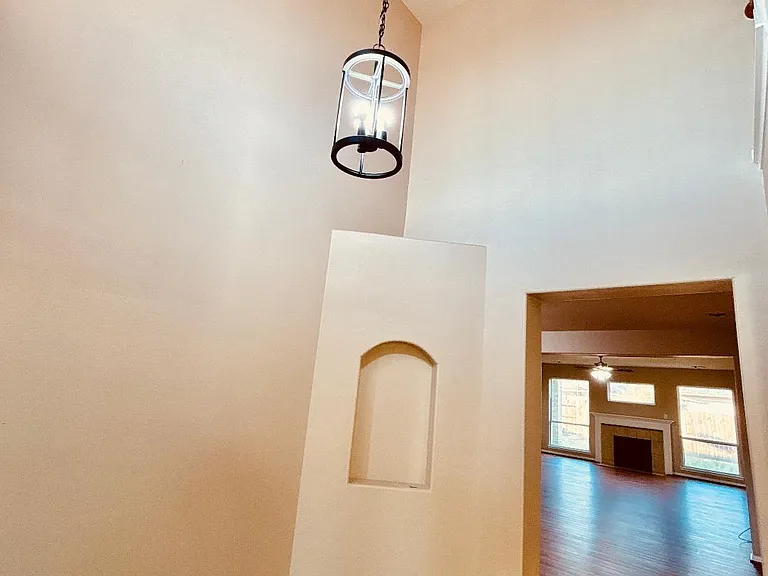 9947 Valance Way — Photo 4