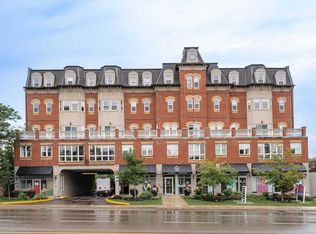 15450 Yonge St #404, Aurora, ON L4G0K1