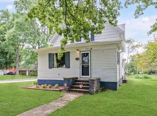 408 N Henson Rd, Villa Grove, IL 61956