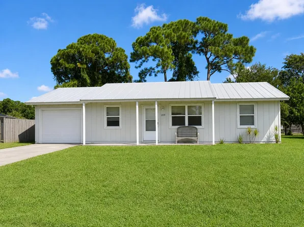 209 SW CHAPMAN Avenue, Port St Lucie, FL 34984