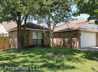 2202 Dewey Dr, Arlington, TX 76018