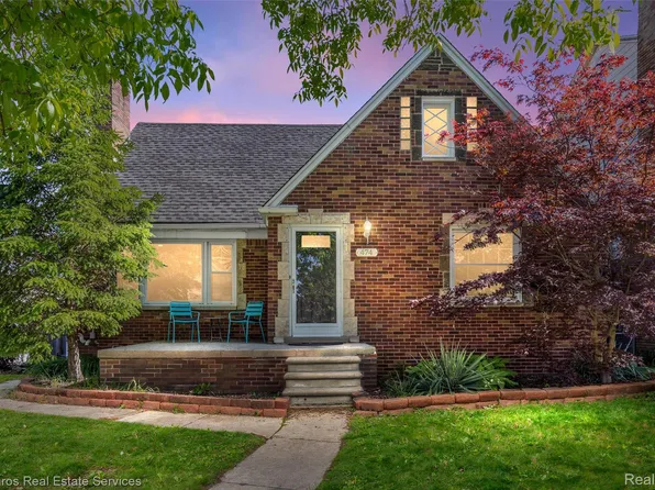 474 Madison St, Grosse Pointe Farms, MI 48236