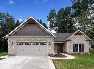 132 Provence Ct, King, NC 27021
