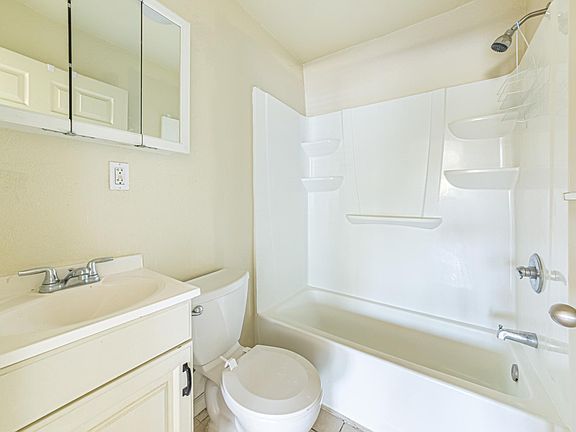 5th image of 11688 S Central Ave APT 2