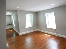 113 Pierce St, Hyde Park, MA