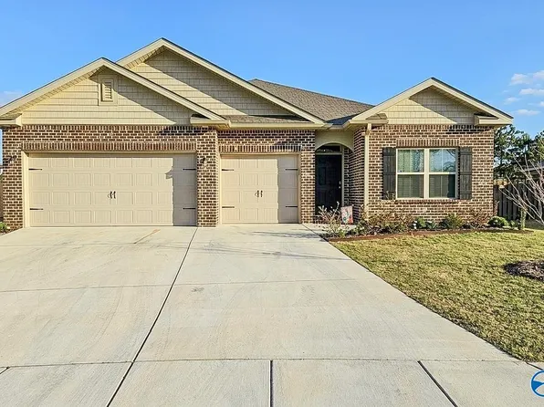 14090 New Castle Dr, Athens, AL 35613