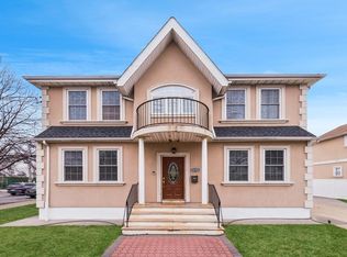 247-05 136th Rd, Rosedale, NY 11422