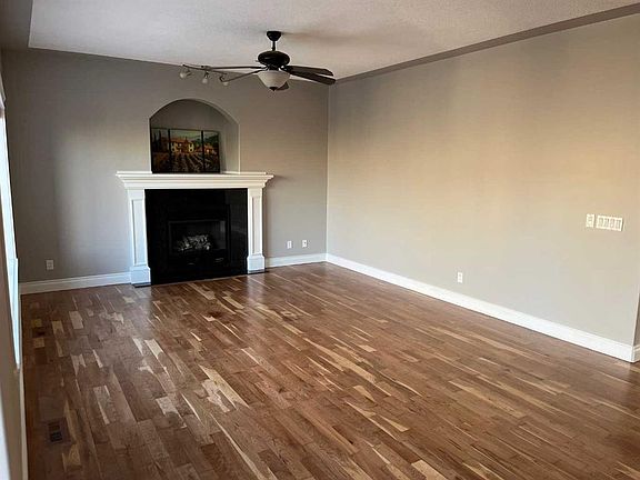 5th image of 75 S Royal Abbey Rise NW