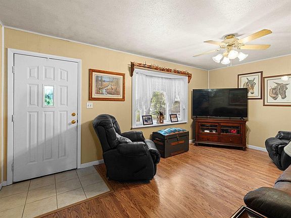 3rd image of 110 Faith Ann St