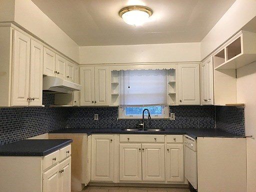 3rd image of 4147 Durwood Dr