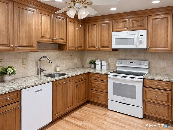 4th image of 707 Mix Avenue #44