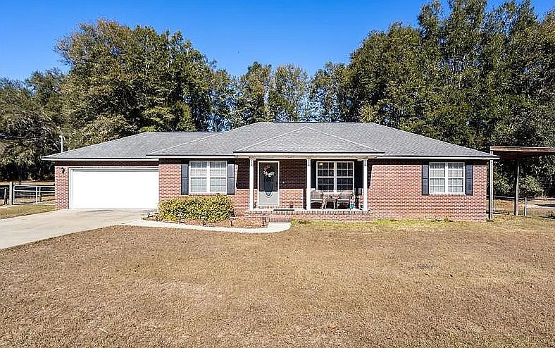 1st image of 365 SW Burnett Ln