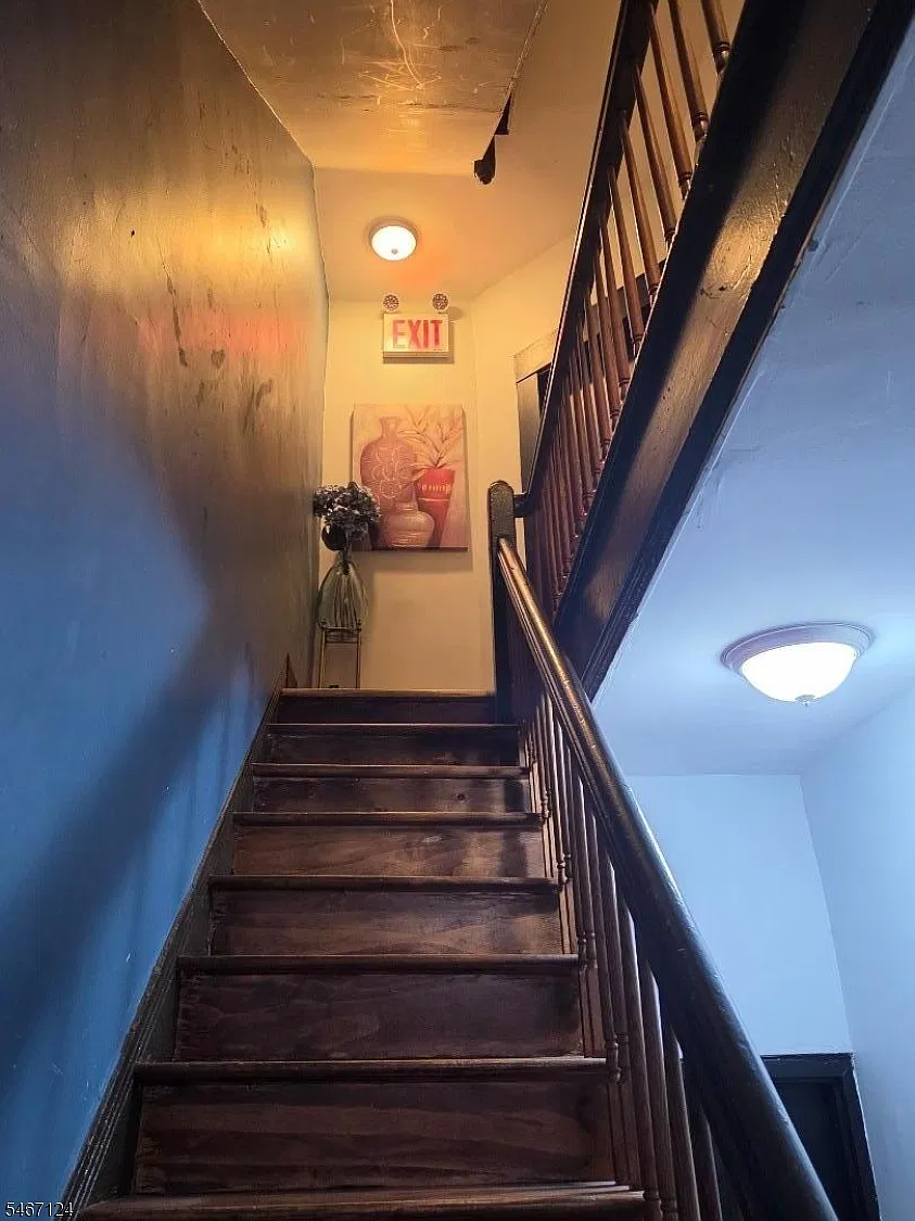 2 bed, 1.0 bath, $2,250 — Photo 3