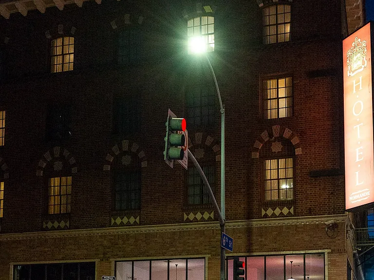 Kingsley Tower Apartments — Photo 65