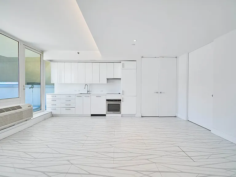 329 Pleasant Ave #6B — Photo 4