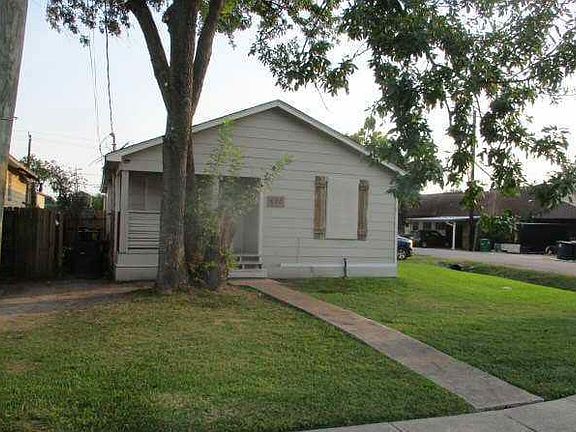 3rd image of 600 E 40th 1/2 St