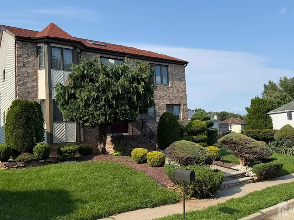 216 Fletcher St, Edison, NJ 08820