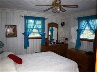 4th image of 1299 Rosemont Ln