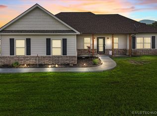 32160 Midway Rd, Poteau, OK 74953