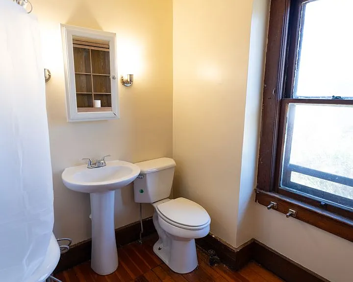 21 Moore Ave — Photo 21