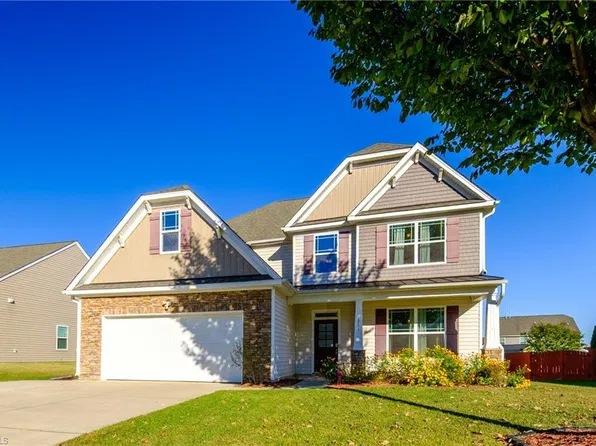 211 Cape Fear Dr, Whitsett, NC 27377