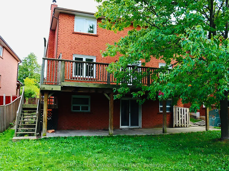 121 Harmonia Cres — Photo 3