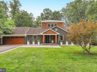 7902 Carteret Rd, Bethesda, MD 20817