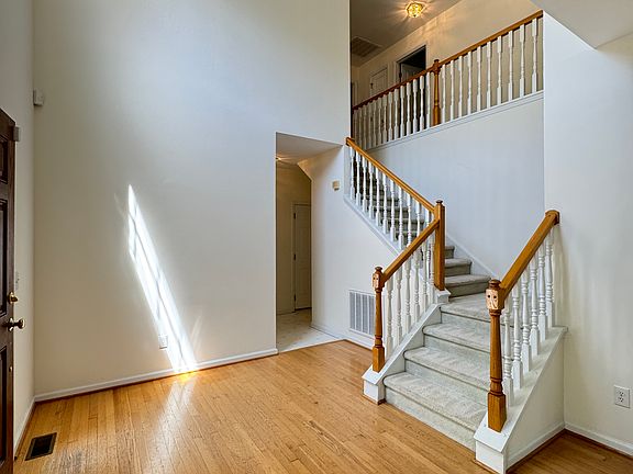 5th image of 604 Palafox Dr